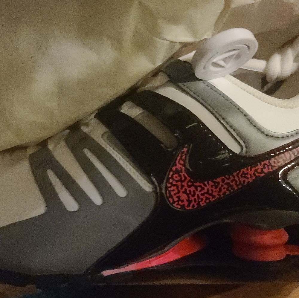 Never Worn Nike Shox size 10 women's shoes